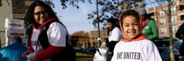 Thanksgiving Volunteers - Mother & Daughter